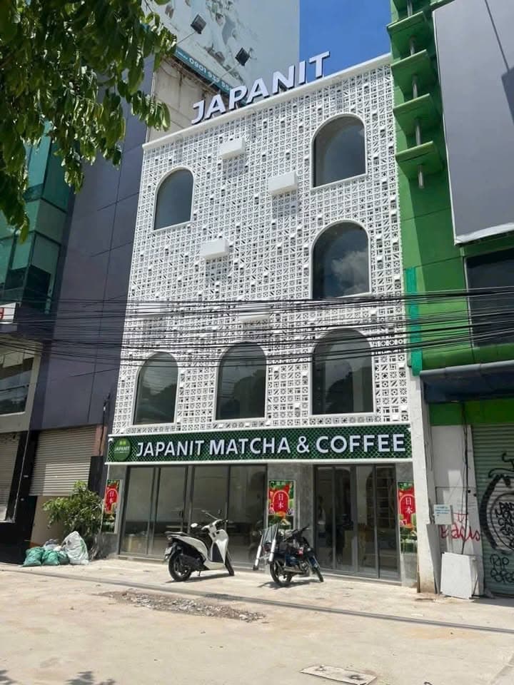 BÁN NHÀ 2 MẶT TIỀN CỰC ĐẸP – 123 CMT8, P. BẾN THÀNH, Q.1