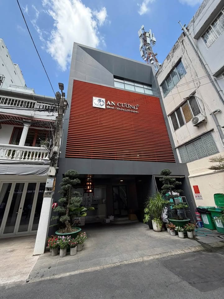 Bán nhà hẻm VIP 702/1M Sư Vạn Hạnh, P.12, Q.10.